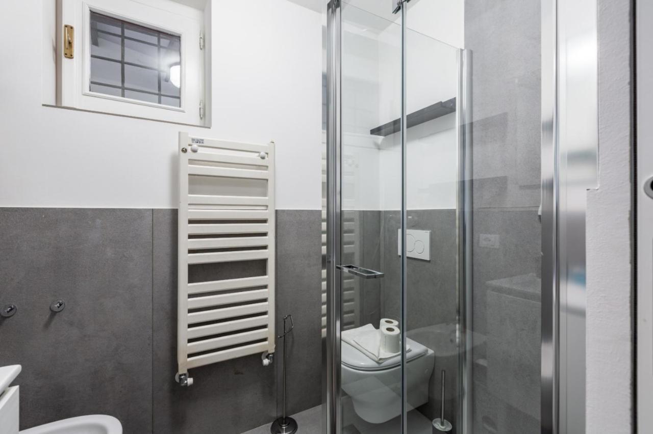 New! Studio Apt 700M From Corso Lodi! Milão Exterior foto